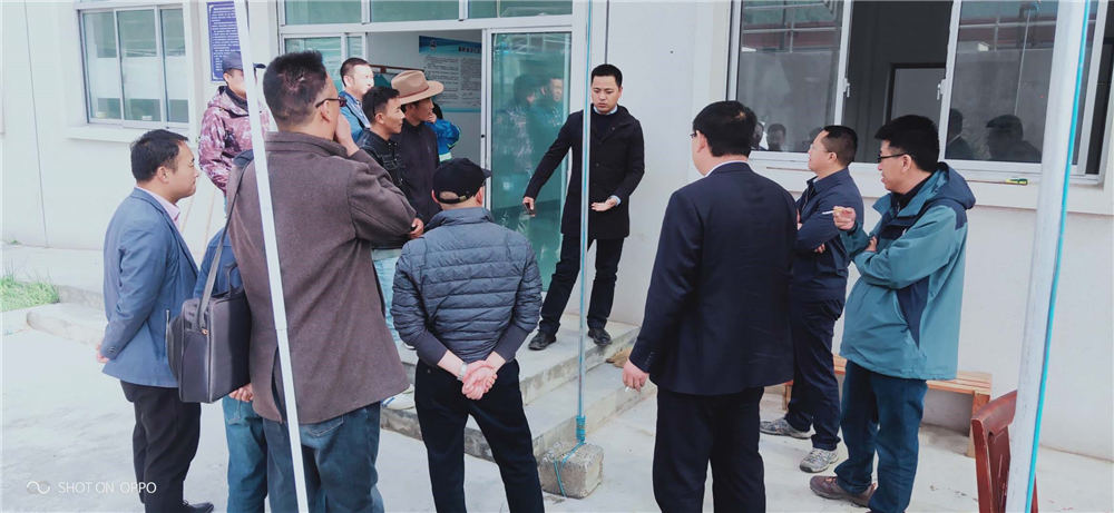 西南督查組在自治區(qū)、日喀則市、吉隆縣、吉隆鎮(zhèn)有關(guān)領(lǐng)導(dǎo)的陪同下對(duì)吉隆鎮(zhèn)污水處理廠檢查工作